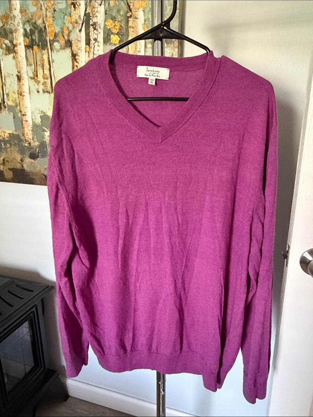 Women’s V-Neck Sweater in Magenta Pink